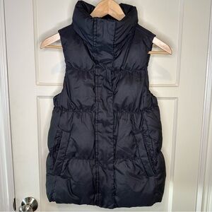 GAP Quilted Down Full Zip Puffer Vest, Black Size Small.